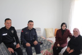 Şehit ailesine ziyarete gittiler