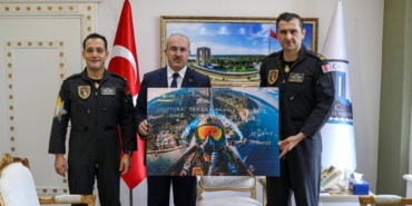 bilecik-haber_soloturk-ekibinden-canakkale-valiligi-ne-ziyaret-45874.jpg