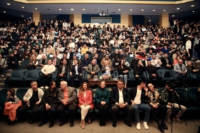 bilecik-haber_sporun-duayenleri-sakarya-universitesi-ndeki-kariyer-soylesileri-nde-ogrencilerle-bulustu-41847.jpg