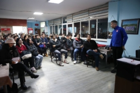 bilecik-haber_super-lig-hakemi-yankaya-duzenlenen-kursta-hakem-adaylariyla-bir-araya-geldi-43913.jpg