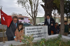 bilecik-haber_tekirdag-da-sehit-ogretmen-nese-alten-ve-babasi-kabirleri-basinda-anildi-44905.jpg