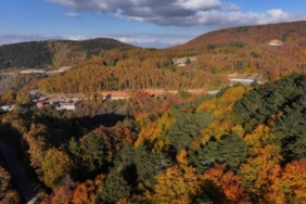 bilecik-haber_uludag-da-dron-kamerasindan-resim-tablosunu-andiran-sonbahar-manzaralari-41284.jpg