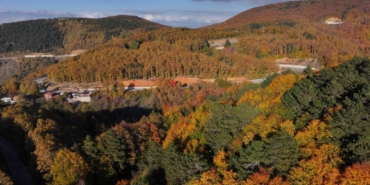 bilecik-haber_uludag-da-dron-kamerasindan-resim-tablosunu-andiran-sonbahar-manzaralari-41284.jpg