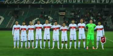 bilecik-haber_umit-milli-futbol-takimi-hazirlik-macinda-sirbistan-a-2-1-maglup-oldu-44576.jpg