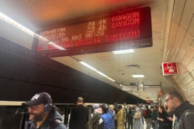 bilecik-haber_uskudar-samandira-metro-hatti-nda-ariza-nedeniyle-yogunluk-yasandi-40890.jpg