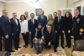 bilecik-haber_vali-aktas-sehit-ogretmen-erkan-aydin-in-ailesini-ziyaret-etti-45545.jpg