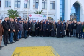 bilecik-haber_yalova-da-167-ciftciye-59-ton-sera-naylonu-dagitildi-46821.jpg