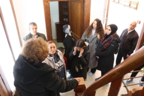 bilecik-haber_yalova-daki-yuruyen-kosk-ataturk-un-ebediyete-intikalinin-86-nci-yilinda-ziyaretcileri-agirladi-42410.jpg