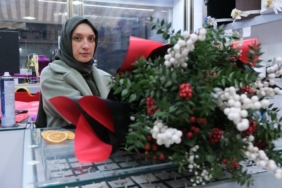 bilecik-haber_yilbasinin-simgelerinden-kokina-cicegi-tezgahlari-suslemeye-basladi-46265.jpg