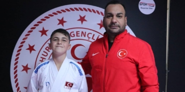 bilecik-haber_13-yasindaki-karateci-mehmet-4-yilda-20-madalya-kazandi-49766.jpg