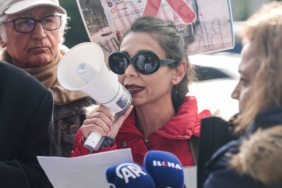 bilecik-haber_adalilardan-ibb-binasi-onunde-azmanbus-eylemi-49147.jpg