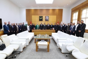 bilecik-haber_ak-parti-sakarya-il-baskani-tever-buyuksehir-belediye-baskani-alemdar-i-ziyaret-etti-51359.jpg