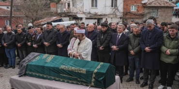 bilecik-haber_balikesir-de-muhimmat-fabrikasindaki-patlamada-yasamini-yitiren-tugba-sert-in-cenazesi-defnedildi-52437.jpg