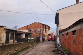 bilecik-haber_balikesir-deki-ev-yangininda-mahsur-kalan-kardesleri-itfaiye-kurtardi-53424.jpg