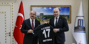 bilecik-haber_besiktas-kulubu-baskani-yucel-den-canakkale-valisi-toraman-a-ziyaret-52126.jpg