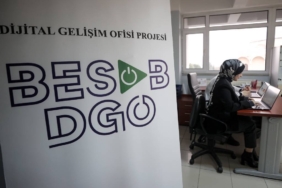 bilecik-haber_besob-un-odullu-projesiyle-egitim-verilen-ogrenciler-sayesinde-esnaf-ve-sanatkarlar-dijitale-tasiniyor-49964.jpg