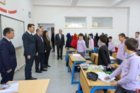 Bilecik Valisi Aygöl, ortaokul öğrencileriyle bir araya geldi
