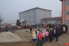 BOZÜYÜK'TE İLK VE ORTAOKUL ÖĞRENCİLERİNE YANGIN EĞİTİMİ