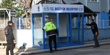 BOZÜYÜK’TE KAPALI DURAKLAR  YERLERİNİ ALIYOR