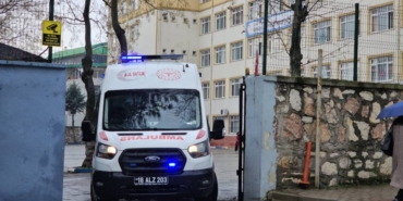 bilecik-haber_bursa-da-6-ogrenci-gida-zehirlenmesi-suphesiyle-hastaneye-kaldirildi-52443.jpg