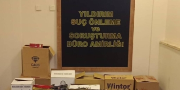 bilecik-haber_bursa-da-kovalamacayla-yakalanan-otomobilde-kacak-tutun-ve-makaron-ele-gecirildi-49794.jpg
