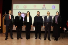 bilecik-haber_canakkale-de-egitim-bilimci-ozgur-bolat-ogretmenlerle-bulustu-52339.jpg
