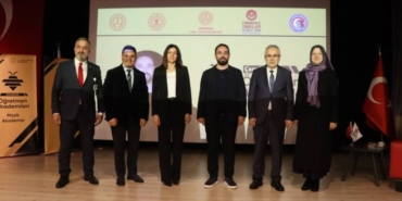bilecik-haber_canakkale-de-egitim-bilimci-ozgur-bolat-ogretmenlerle-bulustu-52339.jpg
