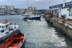 bilecik-haber_canakkale-de-yagmur-suyu-ile-dolan-tekne-batti-49094.jpg