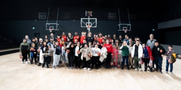 bilecik-haber_depremzede-cocuklar-galatasaray-in-basketbolculariyla-bulustu-49033.jpg