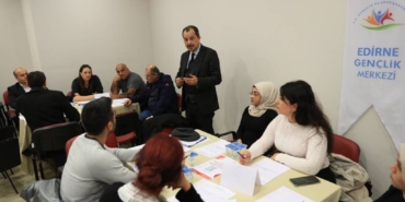 bilecik-haber_edirne-de-genclik-politika-belgesi-vizyon-calistayi-duzenlendi-50887.jpg