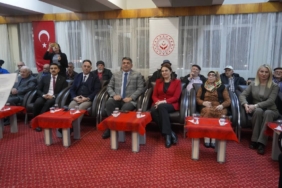 bilecik-haber_edirne-de-huzurevi-sakinleri-icin-yeni-yil-etkinligi-duzenlendi-53422.jpg