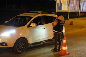 bilecik-haber_edirne-de-polis-ekipleri-yilbasi-oncesi-asayis-uygulamasi-yapti-53244.jpg