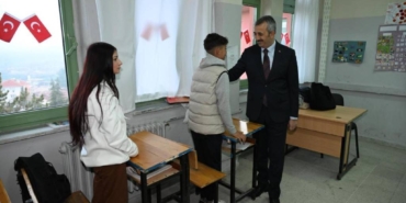 bilecik-haber_edirne-valisi-sezer-mimar-sinan-ortaokulu-nu-ziyaret-etti-51872.jpg
