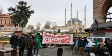 bilecik-haber_edirne-ve-tekirdag-da-suriyeliler-baas-rejiminin-cokmesini-kutladi-48948.jpg