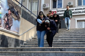 bilecik-haber_eyupsultan-da-kuyumcudan-3-altin-kolye-calan-2-supheli-tutuklandi-47874.jpg