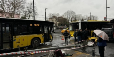 bilecik-haber_fatih-te-2-iett-otobusu-carpisti-51739.jpg