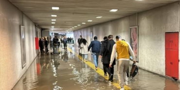 bilecik-haber_fatih-te-metro-alt-gecidini-kanalizasyon-suyu-basti-51554.jpg