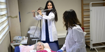 bilecik-haber_huzurevi-sakinlerini-muzikli-fizik-tedavi-egzersizleri-zinde-tutuyor-49263.jpg