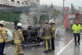 bilecik-haber_istanbul-da-seyir-halindeki-yolcu-minibusu-yandi-50421.jpg
