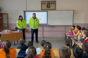 bilecik-haber_karacabey-de-jandarma-ogrencilere-trafik-semineri-duzenledi-49140.jpg