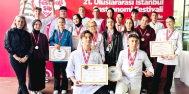 bilecik-haber_karamursel-mtal-ogrencileri-istanbul-daki-yemek-yarismasinda-31-madalya-kazandi-52248.jpg
