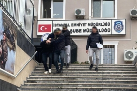 bilecik-haber_kendilerini-polis-ve-savci-olarak-tanitarak-dolandiricilik-yapan-3-zanli-tutuklandi-49915.jpg