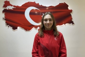 bilecik-haber_kilo-vermek-icin-basladigi-badmintonda-zirveyi-hedefliyor-53091.jpg