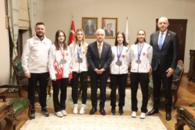 bilecik-haber_kirklareli-valisi-turan-basarili-sporcularla-bir-araya-geldi-48041.jpg