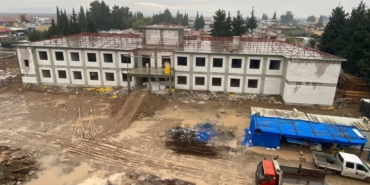 bilecik-haber_kocaeli-buyuksehir-belediyesinin-hatay-da-yaptirdigi-okulun-kaba-insaatinda-sona-gelindi-52821.jpg