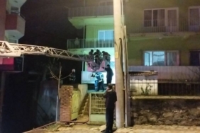 bilecik-haber_kocaeli-de-apartmanda-cikan-yanginda-mahsur-kalan-3-kisi-kurtarildi-51831.jpg