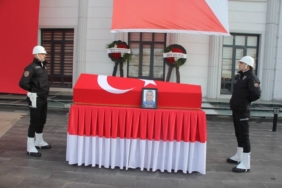 bilecik-haber_kocaeli-de-kalp-yetmezliginden-hayatini-kaybeden-polis-memuru-icin-toren-duzenlendi-48649.jpg