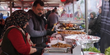 bilecik-haber_kocaeli-deki-lezzet-bulusmalarinda-141-metrelik-adana-doneri-dagitildi-49606.jpg