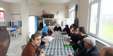 Köy köy gezerek vatandaşları dinliyorlar