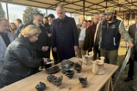 bilecik-haber_kultur-ve-turizm-bakani-ersoy-tekirdag-da-kazi-evlerini-ziyaret-etti-48658.jpg